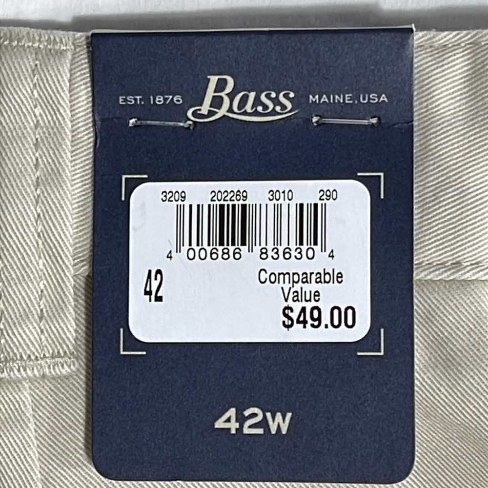 G.H. Bass & Co. mens stone khaki rugged flat front 10" chino shorts - size 42 - Picture 5 of 10
